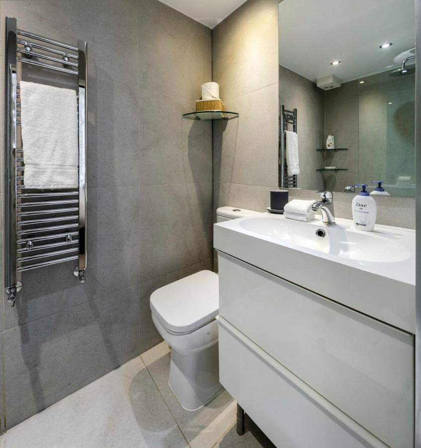 Elegant Earl'S Court 2 Bedroom Flat Just 4 Minutes From Tube London Kültér fotó